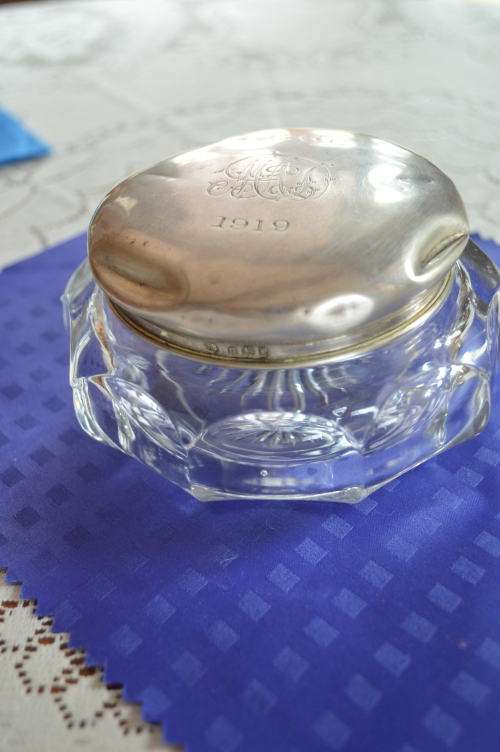 Silver hallmarked London 1919 powder jar LOVELY !!!!!!!REDUCED!!!!!!