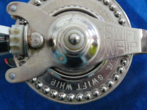 VINTAGE HAND MIXER