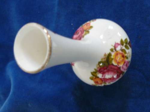 BUD VASE