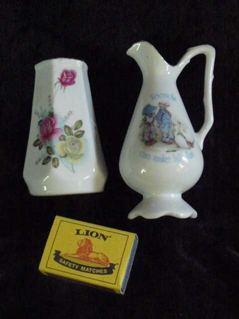 2 X SMALL VASES