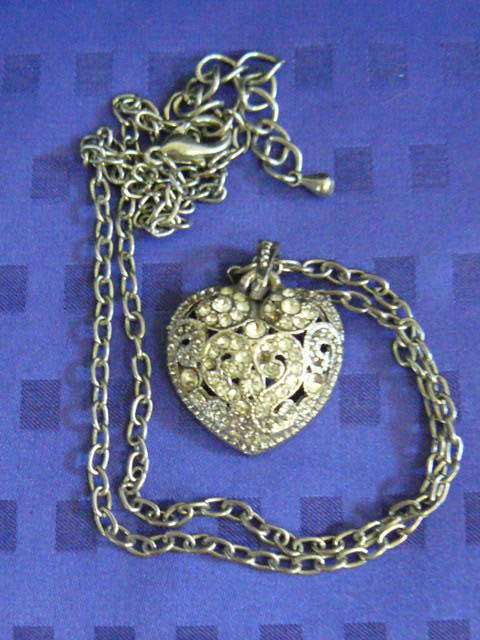 HEART PENDANT AND CHAIN