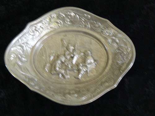DETAILED SILVER TONED METAL WARE PIN DISH