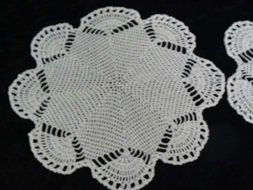 2 X HAND CROCHETED COTTON DOILIES