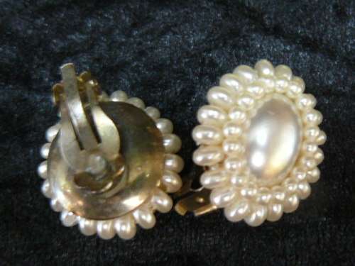 FOUX PEARL EARRINGS