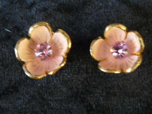 CLOP ONS FASHION EARRINGS