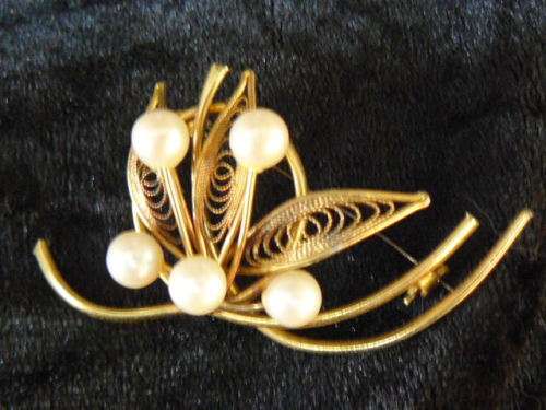 FOUX PEARL VINTGE LIKE BROOCH