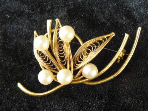FOUX PEARL VINTGE LIKE BROOCH