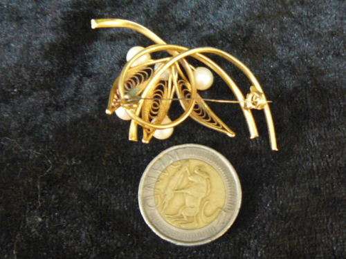 FOUX PEARL VINTGE LIKE BROOCH