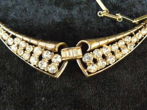 GOLD TONED WITH STONES NECKLACE 43.5 CM