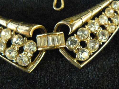 GOLD TONED WITH STONES NECKLACE 43.5 CM