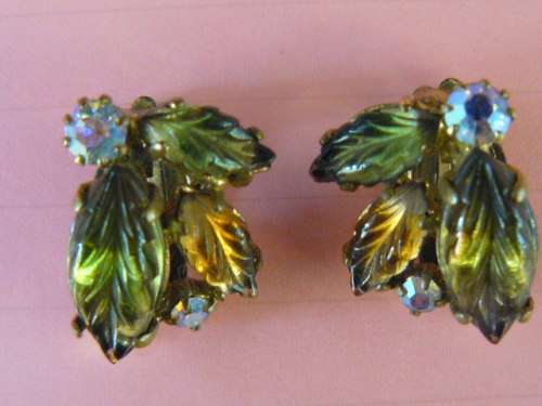 LOVELY CLIP ONS