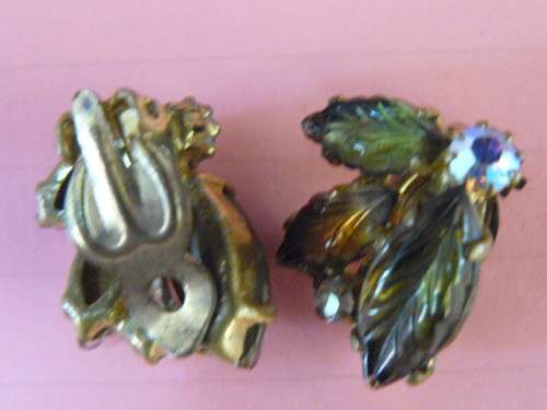 LOVELY CLIP ONS