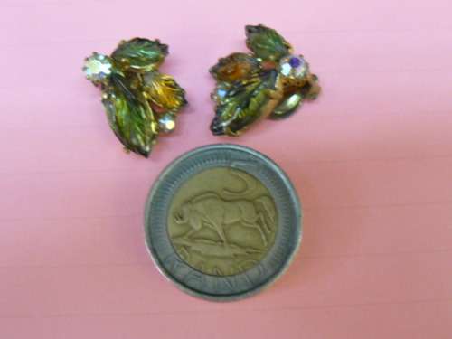 LOVELY CLIP ONS
