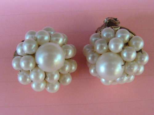 FOUX PEARL CLIP ONS
