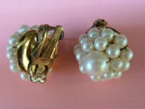 FOUX PEARL CLIP ONS
