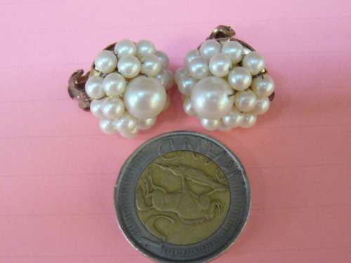 FOUX PEARL CLIP ONS
