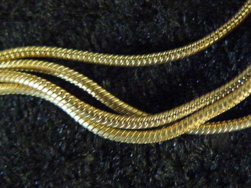 4 STRAND 20 CM GOLD COLOURED METALWARE BRACELET STUNNING!@!@!!!