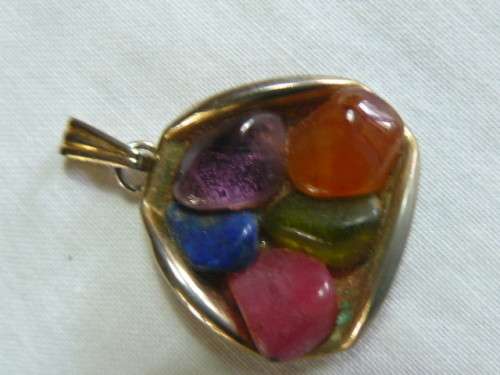 GOLD TONED PENDANT WITH SEMI PRECIOUS STONES