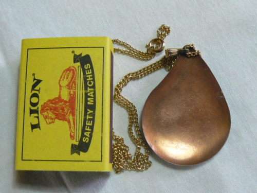 GLAZED ENAMEL AND COPPER PENDANT AND GOLD TONED CHAIN STUNNING