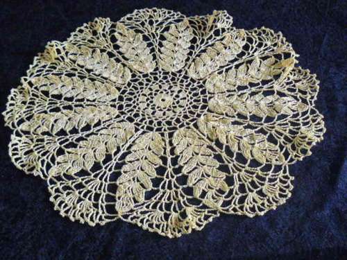 HAND CROCHETED DOILIE PALE YELLOW 41 CM