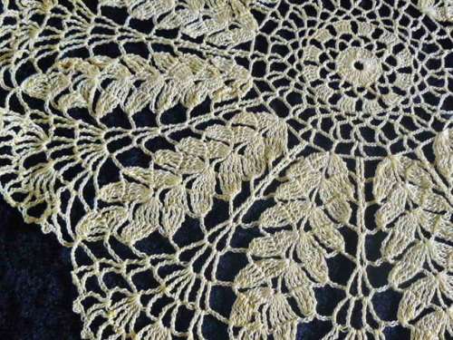 HAND CROCHETED DOILIE PALE YELLOW 41 CM