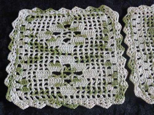 2 X GREEN AND CREAM HAND CROCHETED DOILIS 19 X 19 CM