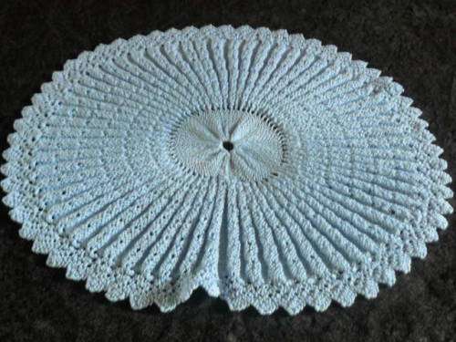 VINTAGE COTTON HAND KNITTED DOILIE 42 CM