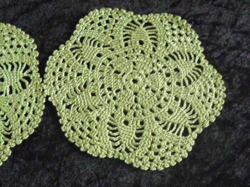 2 X HAND CROCHETED GREEN DOILIES 16 CM