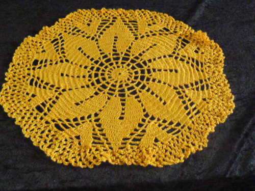 HAND CROCHETED VINTAGE COTTON ORANGE DOILIE