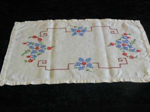 VINTAGE CTTON CROSS STITCH TRAY CLOTH