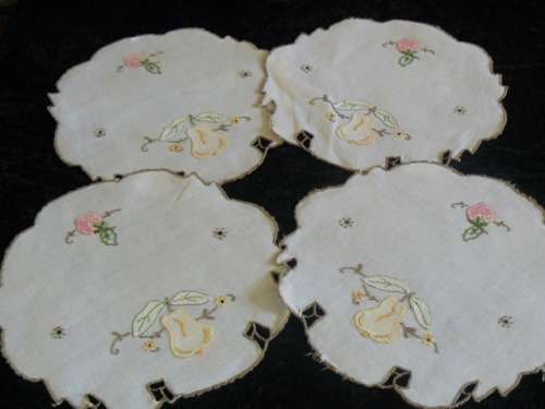 VINTAGE COTTON DOILIE SET X 4 LOVELY