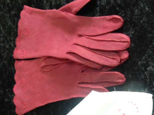 HAND EMBROIDERED COTTON VINTAGE HANKIE AND GLOVES