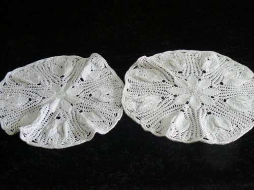 2 X VINTAGE COTTON DOILIES