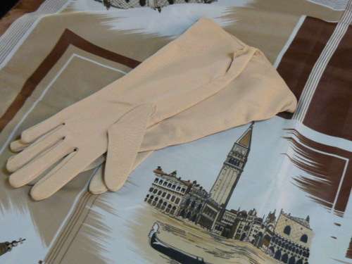 SCARVE ITALY AND GLOVES