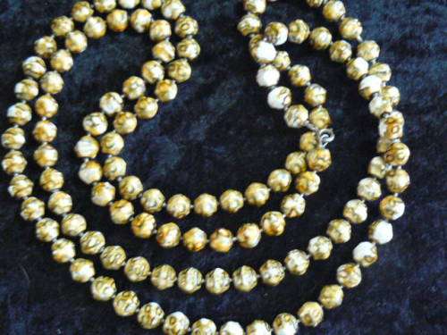 STUNNING BEADED NECKLACE !!!!!!!