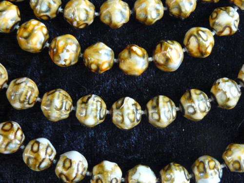 STUNNING BEADED NECKLACE !!!!!!!