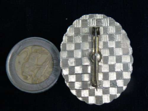 CAMEO LIKE BROOCH