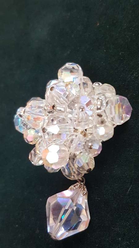 Stunning Vintage Aurora Crystal glass brooch