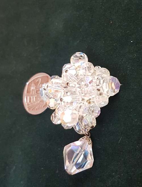 Stunning single strand Aurora Borealis. crystal necklace