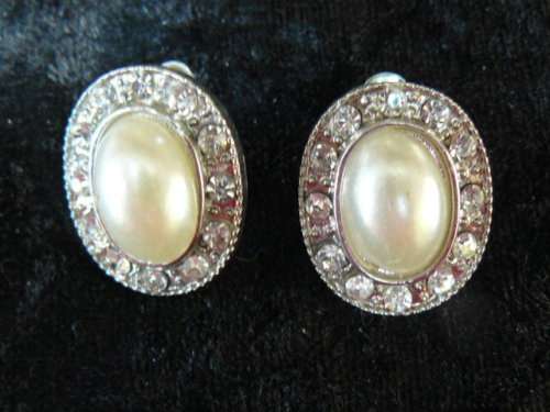 FAUX PEARL AND BLING STUD EARRINGS