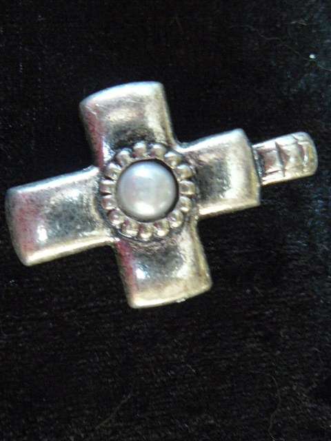 SILVER TONED CROSS PENDANT
