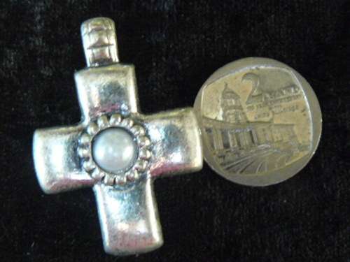 SILVER TONED CROSS PENDANT
