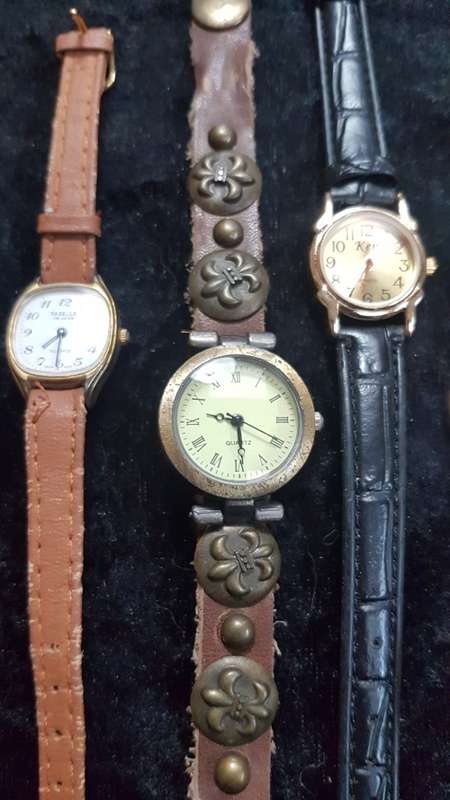 5x ladies Quartz watches. Nice straps