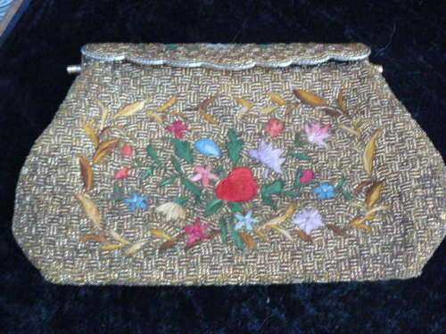 MOST STUNNING VINTAGE BEADED AND EMBROIDERED CLUTCH BAG