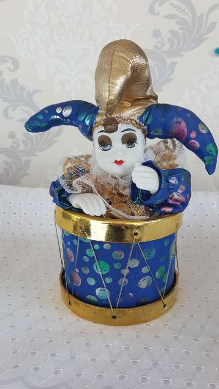 Vintage musical wind up clown/jasper