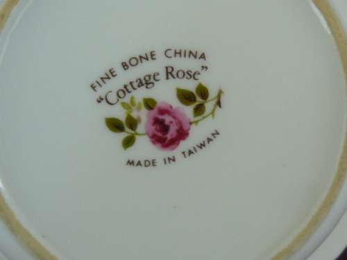 COTTAGE ROSE ASHTRAY