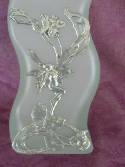 REFILABLE GLASS BOTTLE WITH DESIGN