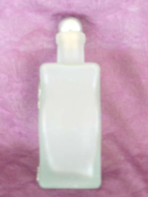 REFILABLE GLASS BOTTLE WITH DESIGN