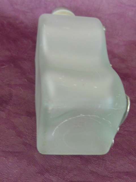 REFILABLE GLASS BOTTLE WITH DESIGN