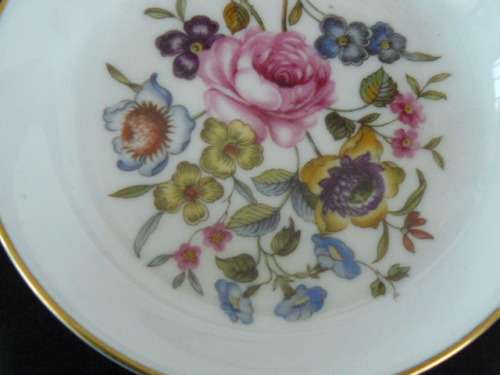 ROYAL WORCESTER ENGLAND 10.5 CM